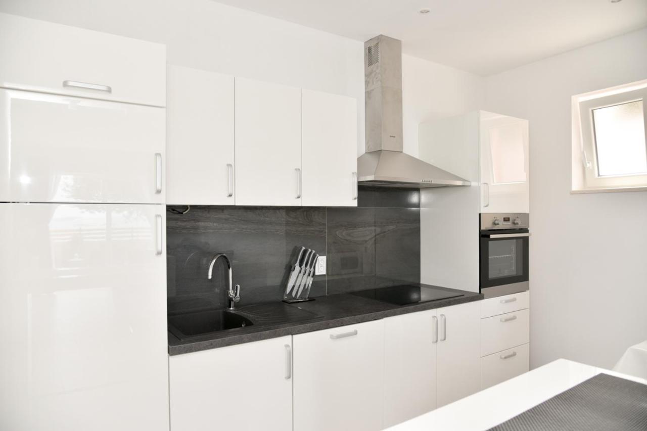 מליני Apartment Eli - Sea View מראה חיצוני תמונה