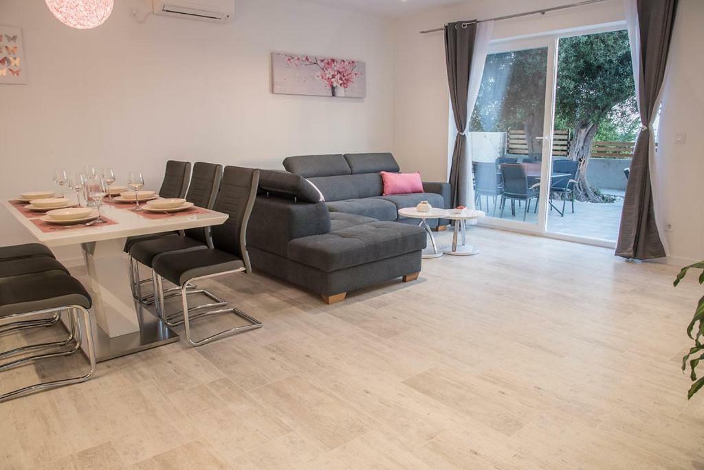 מליני Apartment Eli - Sea View מראה חיצוני תמונה